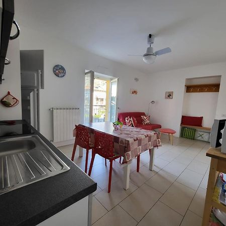 Red Apartment - Residenza Silvana Вербания Экстерьер фото